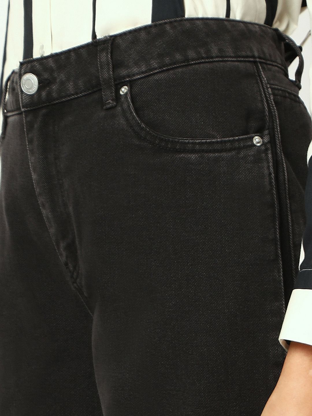Black Mid Rise Loose Fit Jeans